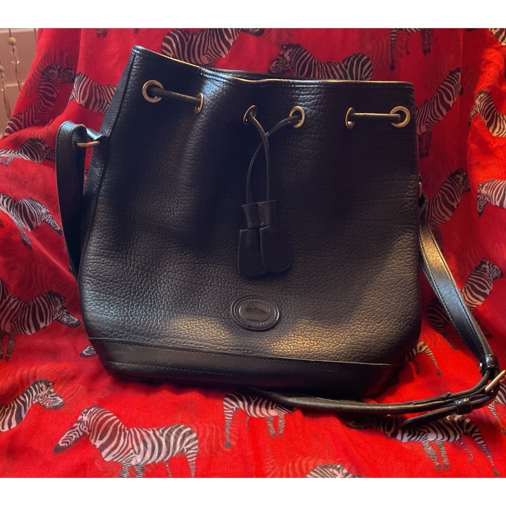 Vintage, Dooney and Bourke, pebbled bucket bag.
